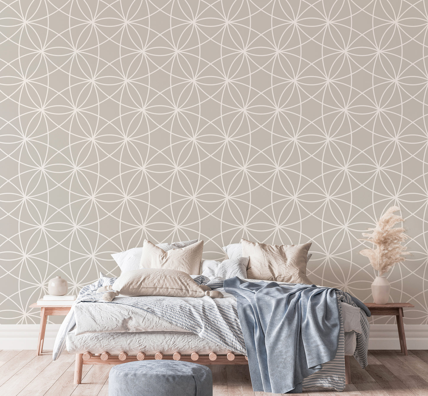 Modern Style Geometric Repeat Pattern Wallpaper