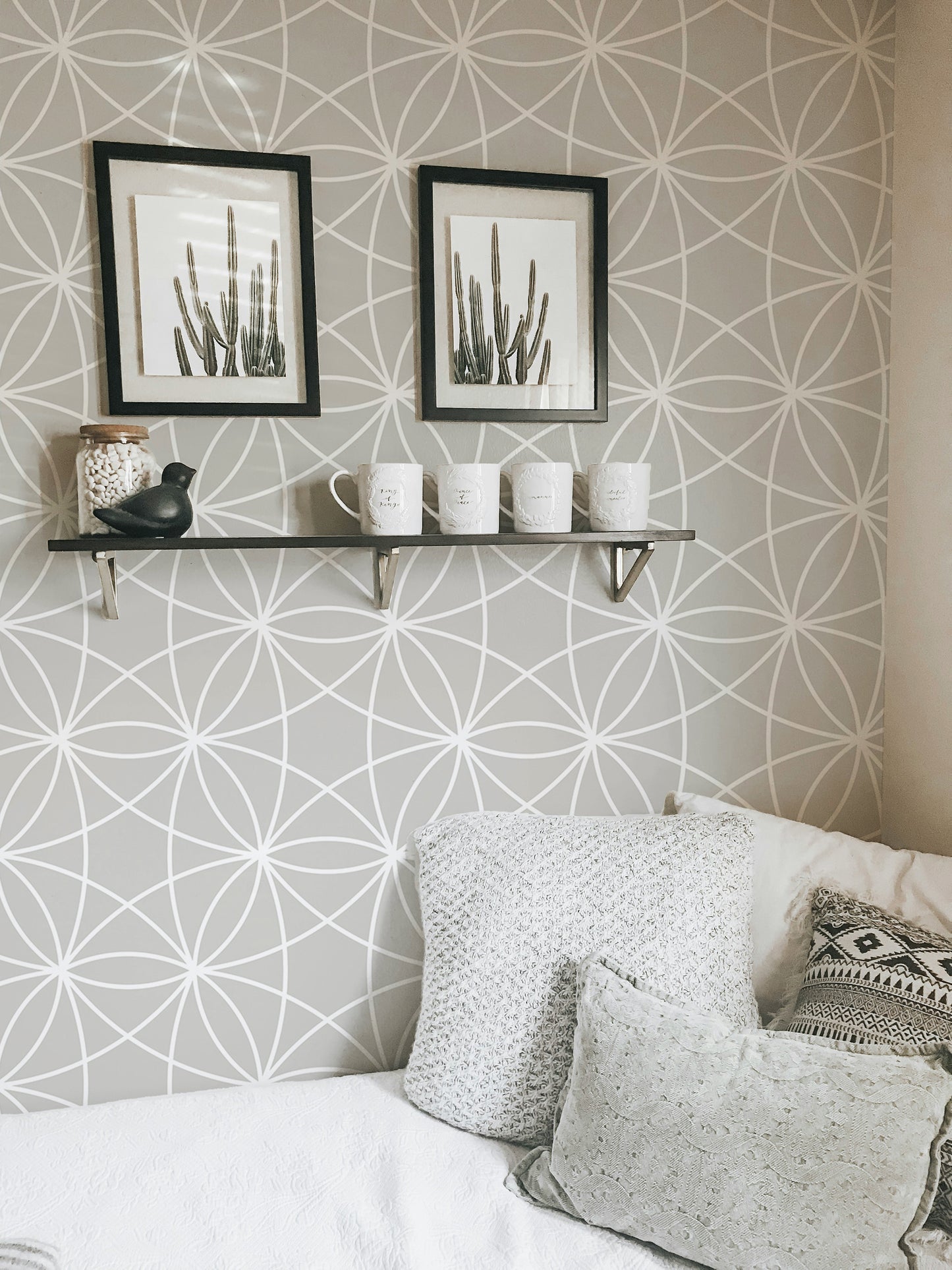 Modern Style Geometric Repeat Pattern Wallpaper