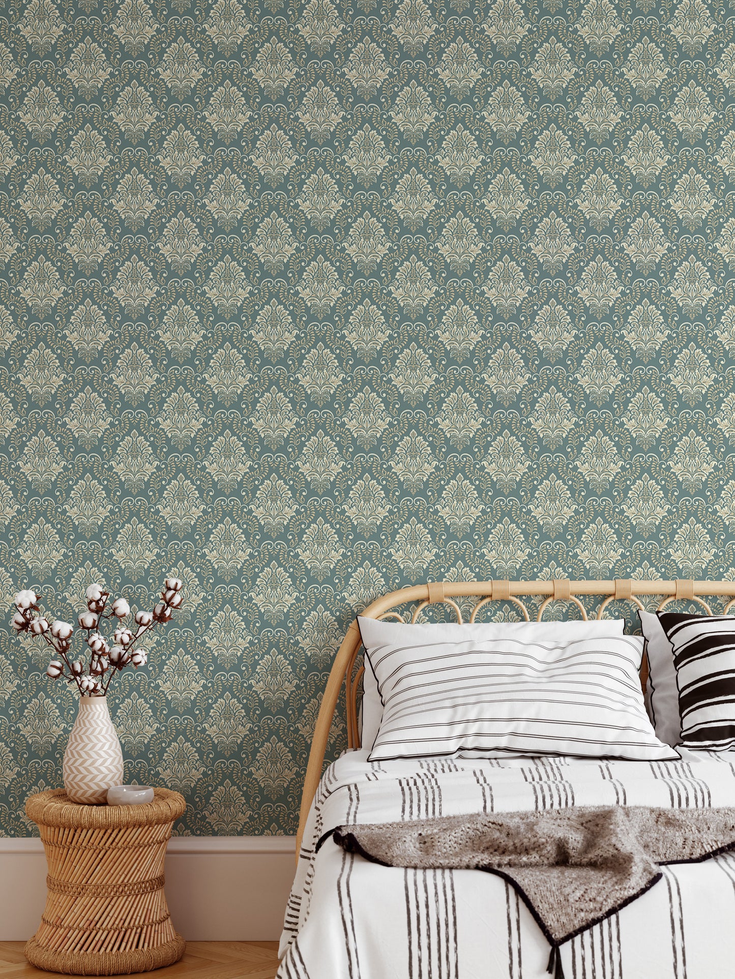 Green Vintage Baroque Damask Design Wallpaper