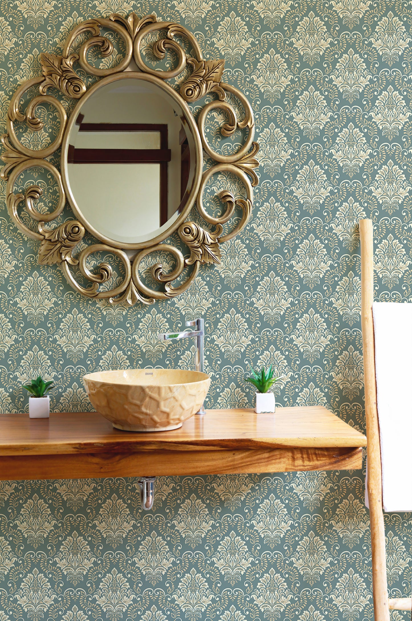 Green Vintage Baroque Damask Design Wallpaper