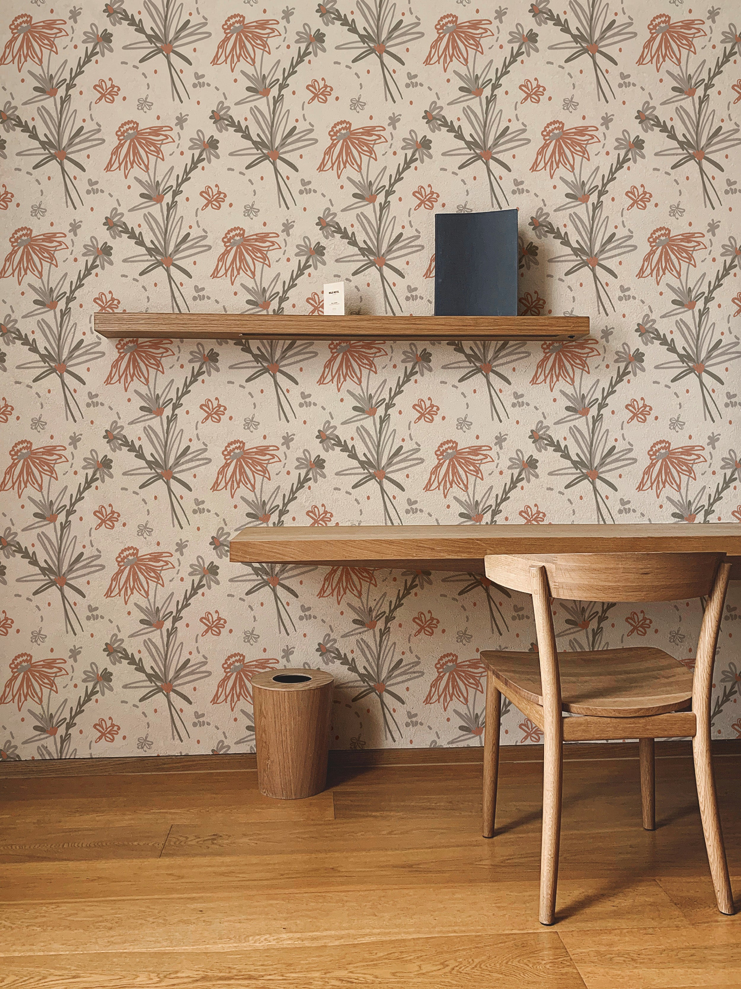 Floral repeat pattern with earthy tones for walls.