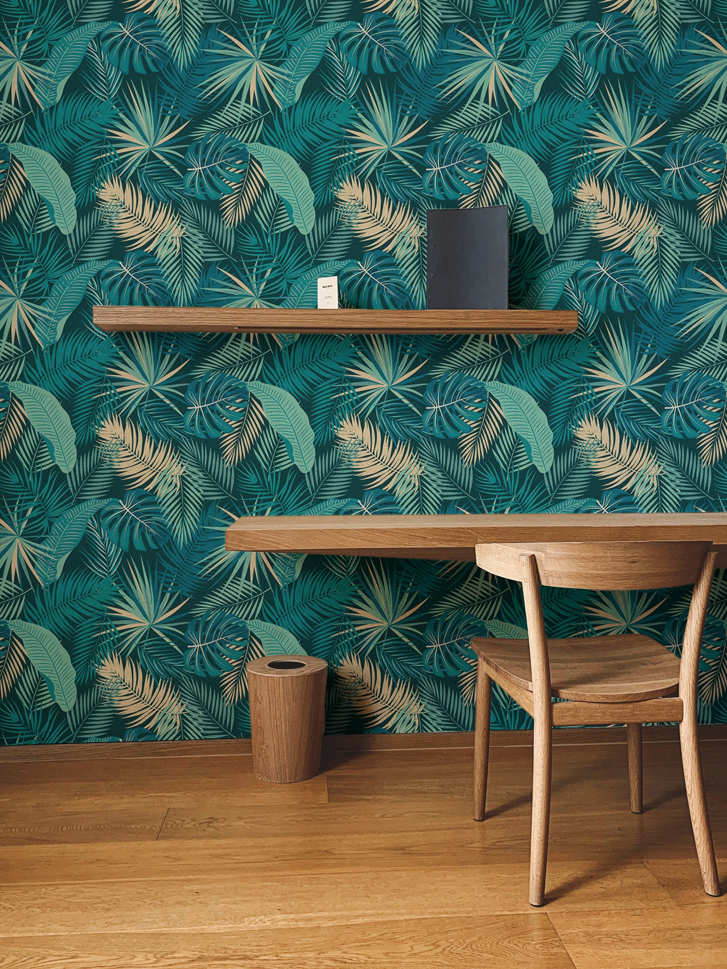 Tropical Jungle Palm Leaves Seamless Pattern Wallpaper