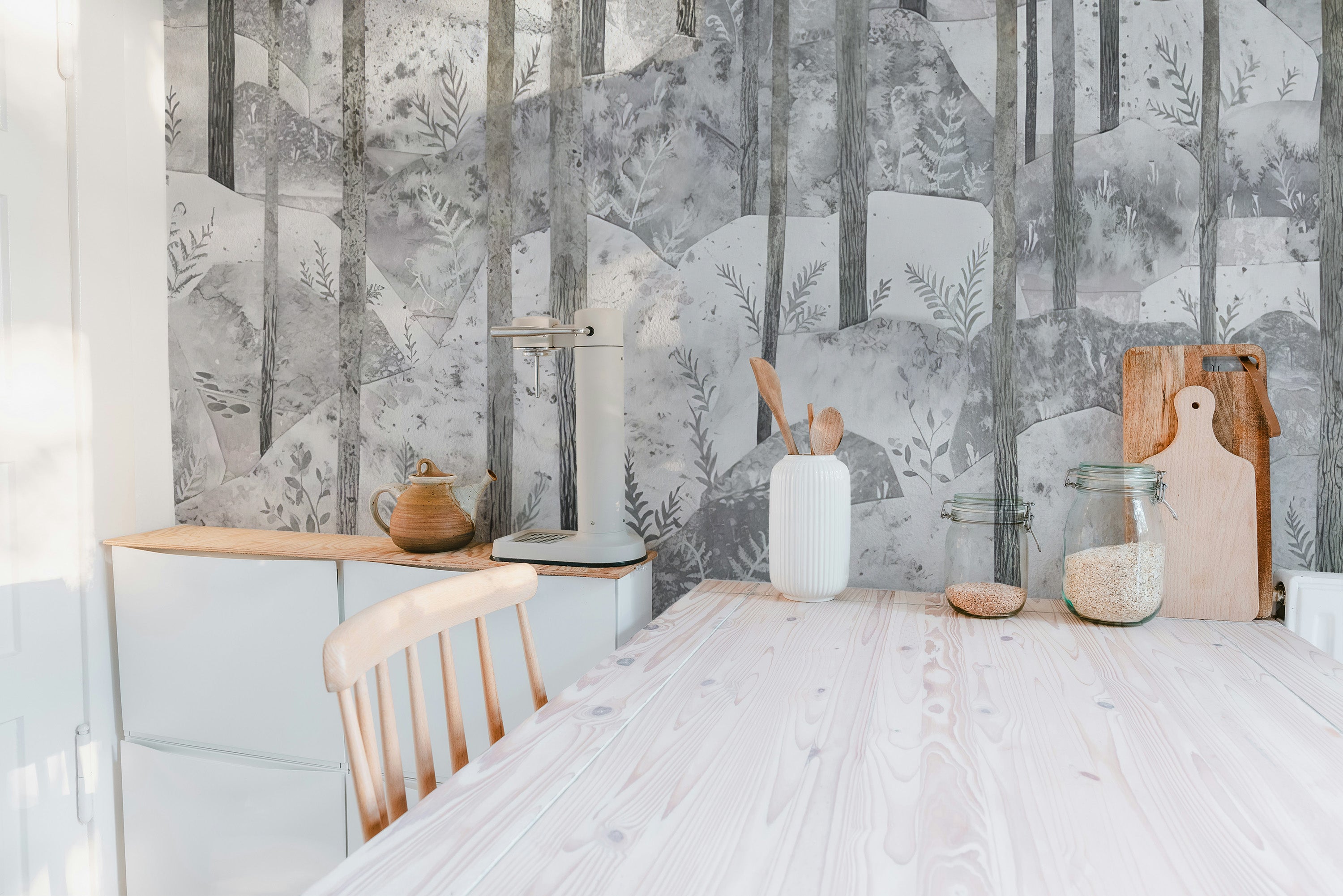 Self-adhesive grey woodland wallpaper for modern spaces