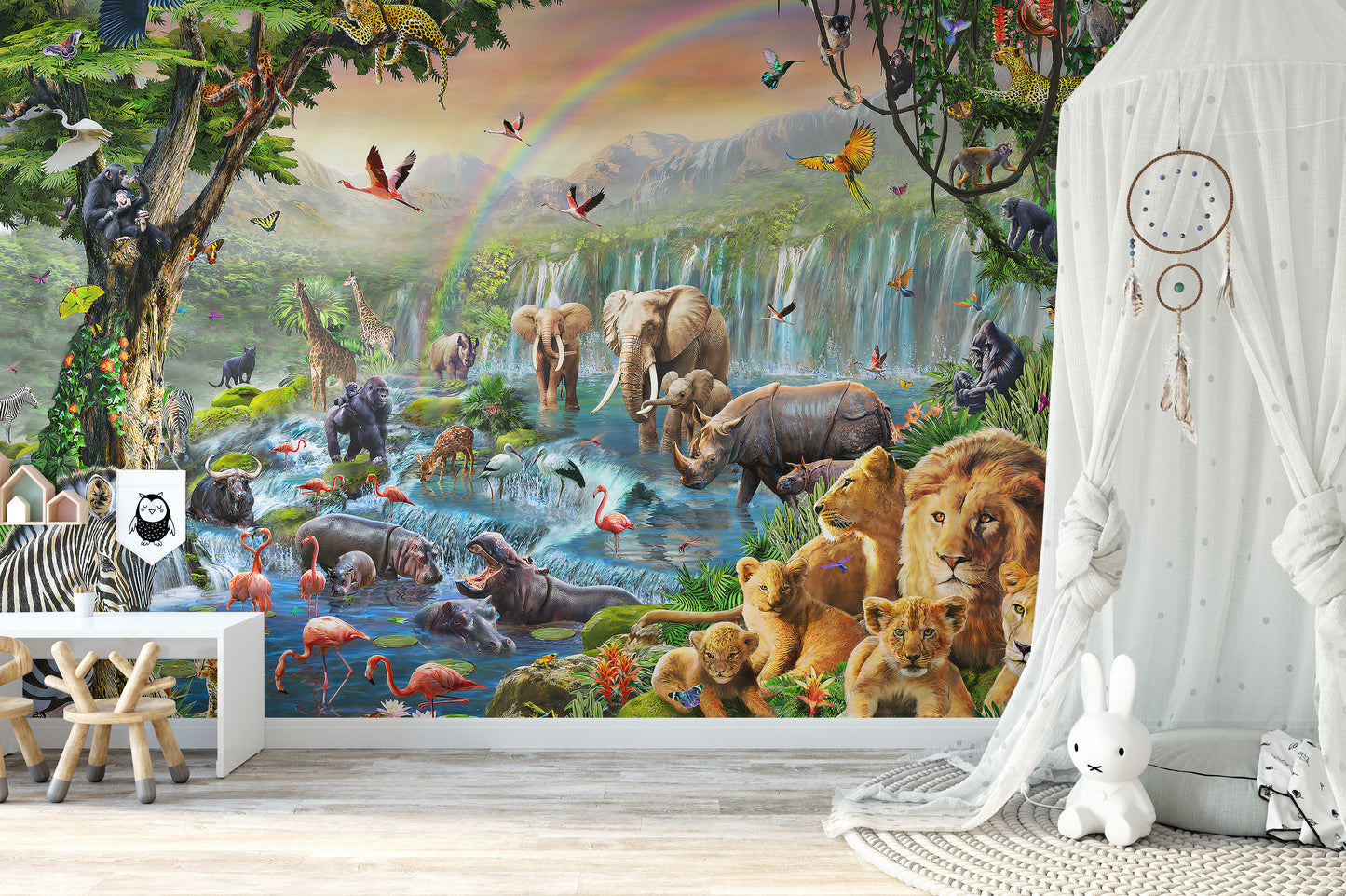 Stylish dynamic animal wall mural design



