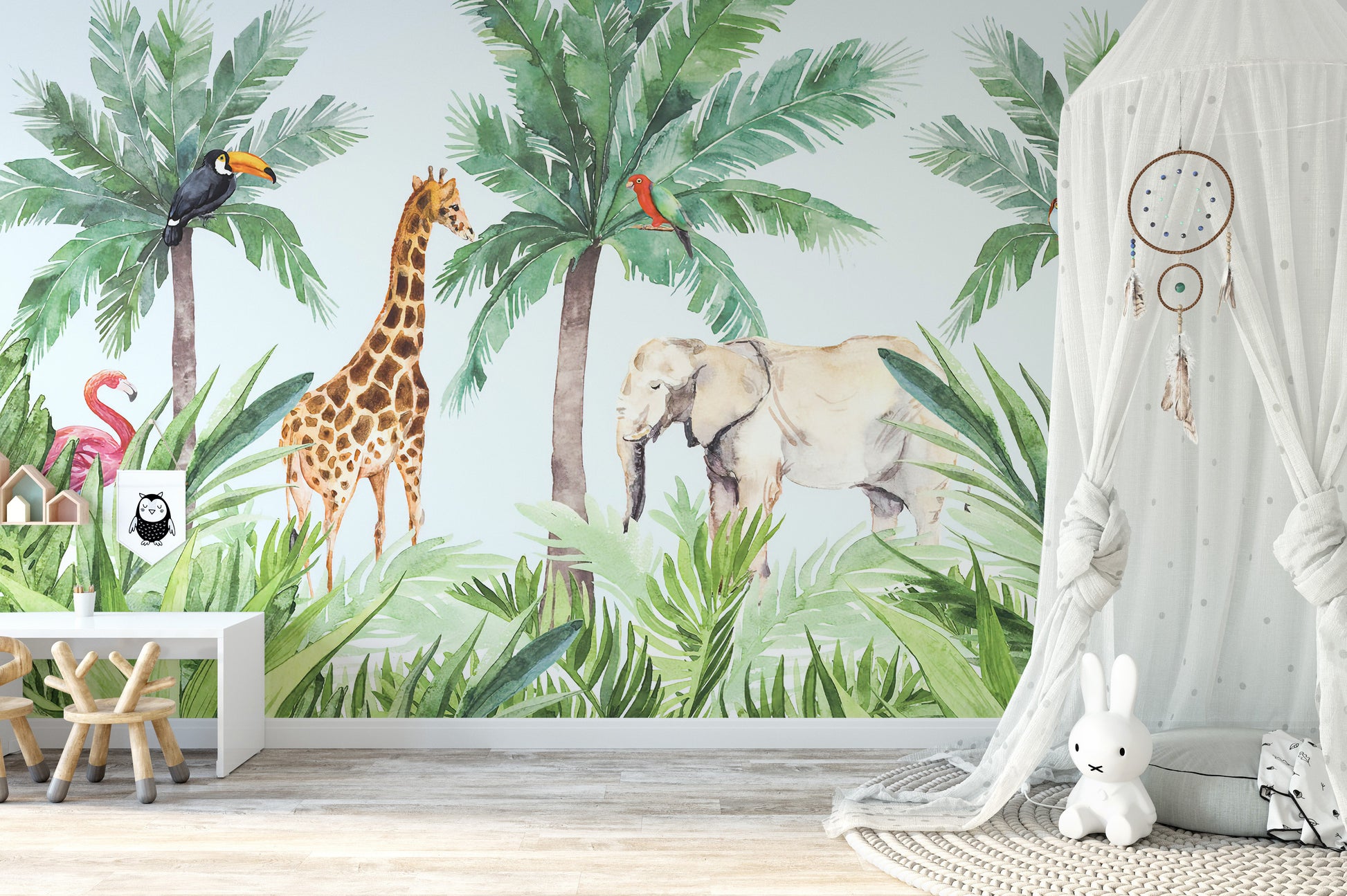 Watercolor animals design for kids’ walls
