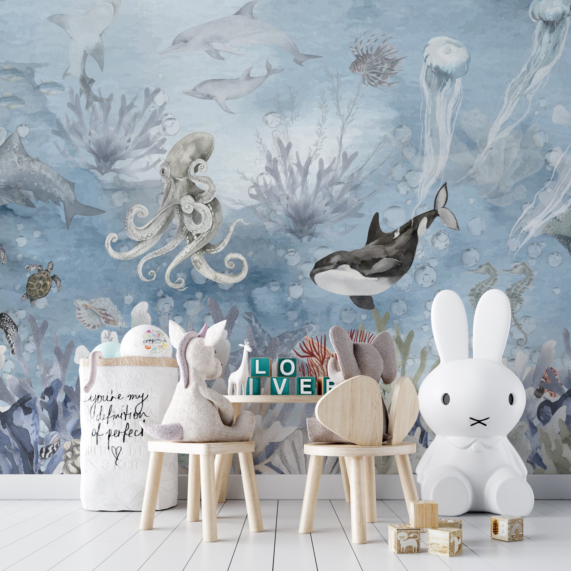 Marine life peel-off wallpaper with underwater wonders